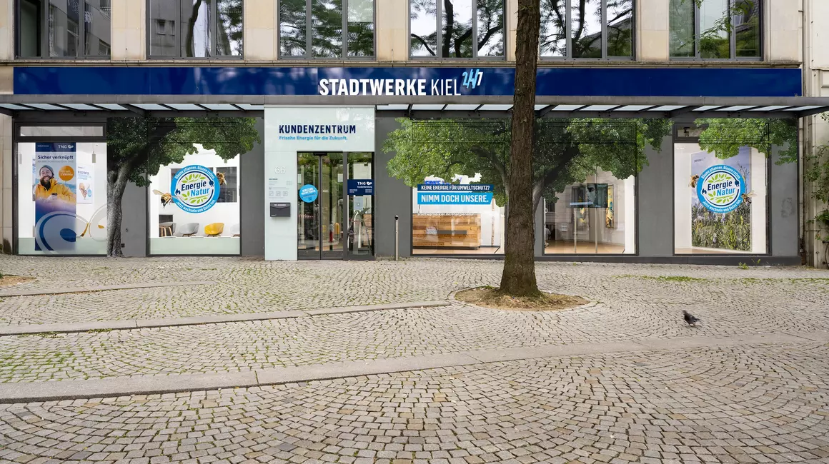 Um das Ansteckungs- und Ausbreitungsrisiko mit dem Coronavirus für die Kunden, aber auch die Mitarbeiterinnen und Mitarbeiter zu minimieren, schließen die Stadtwerke Kiel ihre Energiezentren in Kiel und Preetz ab Montag (10. Januar) bis auf Weiteres.