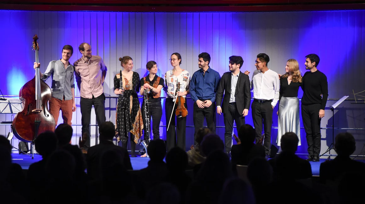 Bereits im vergangenen Jahr zeigten sich die jungen Musikerinnen und Musiker sowie das Publikum begeistert von der Energie des Benefizkonzerts. Bereits im vergangenen Jahr zeigten sich die jungen Musikerinnen und Musiker sowie das Publikum begeistert von der Energie des Benefizkonzerts.