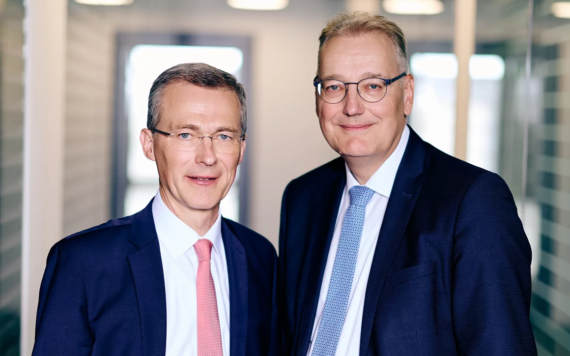 Frank Meier (li.), Vorstandsvorsitzender Dr. Jörg Teupen (re.), Vorstand Technik und Personal