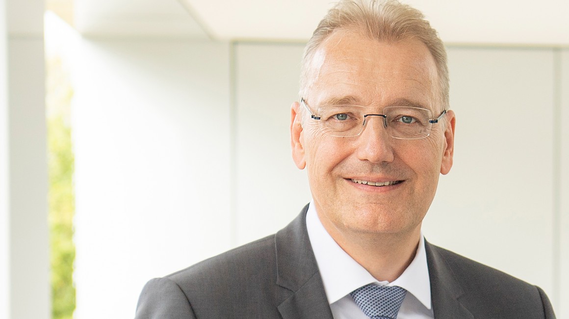 Dr. Jörg Teupen, Vorstand Technik und Personal der Stadtwerke Kiel AG Für Dr. Jörg Teupen, Vorstand Technik und Personal der Stadtwerke Kiel AG, beweist die weitere Auszeichnung, dass sein Unternehmen in der Region optimal aufgestellt ist.