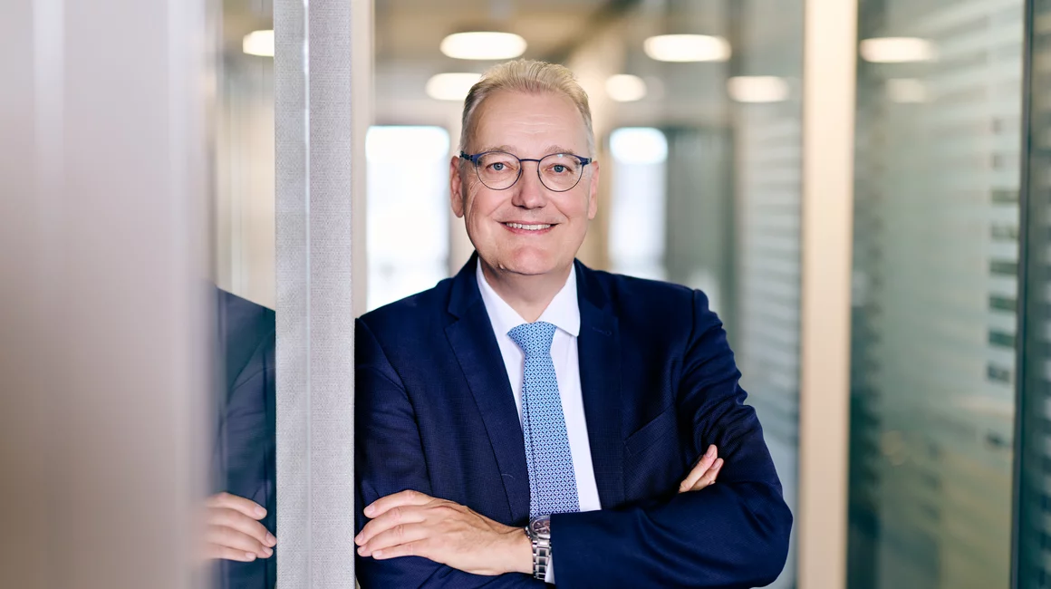 Dr. Jörg Teupen engagiert sich als Mentor, um junge Talente auf ihrem Weg zu verantwortungsvollen Führungskräften zu begleiten und zu unterstützen.