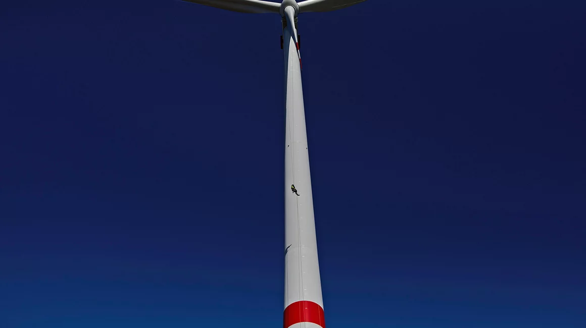 Letzte Inspektionen erledigt: Ab sofort erzeugen vier Windkraftanlagen in den Gemeinden Thaden und Bendorf jährlich rund 40 Millionen Kilowattstunden und reduzieren die CO2-Emissionen um mehr als 35.000 Tonnen pro Jahr.